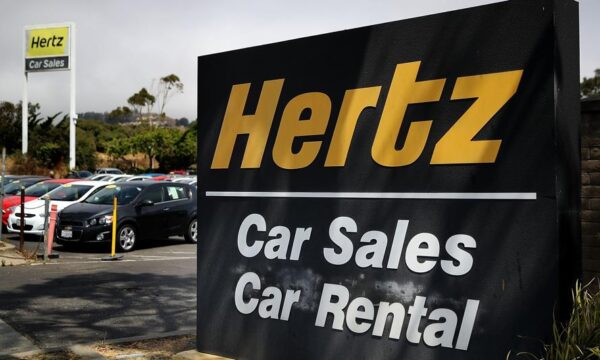 Hertz: fallisce la compagnia di autonoleggio, forte l’impatto dell’epidemia
