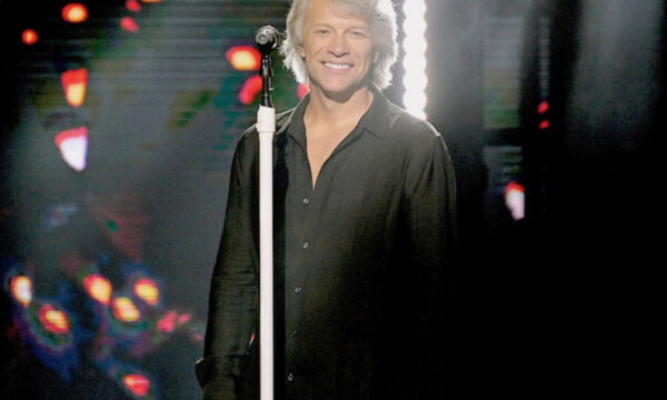 Jon Bon Jovi sostiene Biden: ‘Ha carattere e crede nel potere del ‘noi”