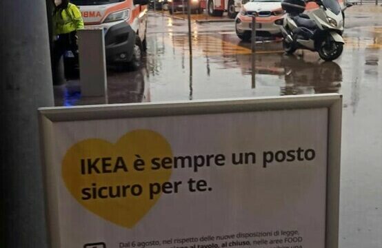 Ikea: evacuati 1000 clienti, sostanza irritante nell’aria